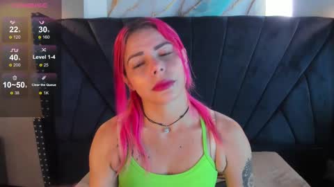 Snapshot of niki_santana chatting on October 2, 2025, 3:46 am niki online show from October 2, 2025, 3:46 am