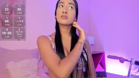    online show from November 11, 2025, 7:58 pm