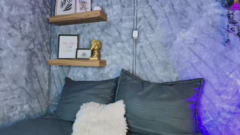 Snapshot of nikibrice chatting on March 8, 2026, 7:06 pm online show from March 8, 2026, 7:06 pm