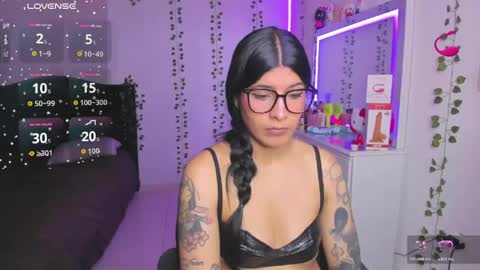 Snapshot of nikibryce_ chatting on May 27, 2026, 1:57 am Niki online show from May 27, 2026, 1:57 am