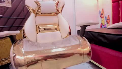 Abril online show from February 19, 2025, 10:20 pm