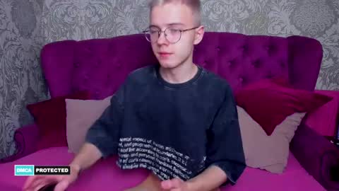 Niki online show from December 8, 2024, 7:43 pm