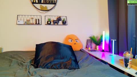 Kitty Chatte online show from February 18, 2025, 8:36 pm