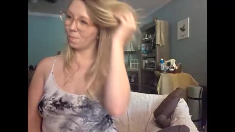 nikkib653466 online show from June 5, 2026, 3:29 pm