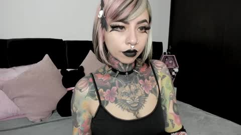 Nikki Ramone   online show from December 18, 2024, 9:25 am