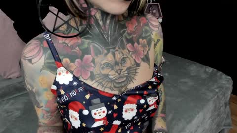 Nikki Ramone   online show from December 22, 2024, 1:00 pm