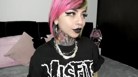 Nikki Ramone   online show from December 24, 2024, 9:06 am