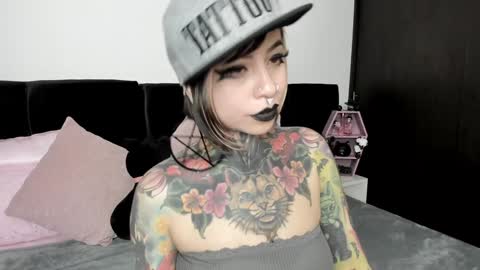 Nikki Ramone   online show from January 10, 2025, 3:16 pm