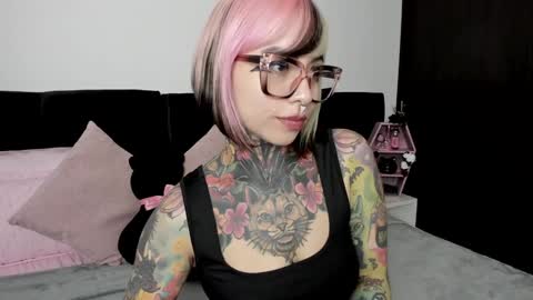 Nikki Ramone   online show from January 27, 2025, 12:05 pm