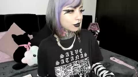 Nikki Ramone   online show from March 12, 2025, 5:24 am