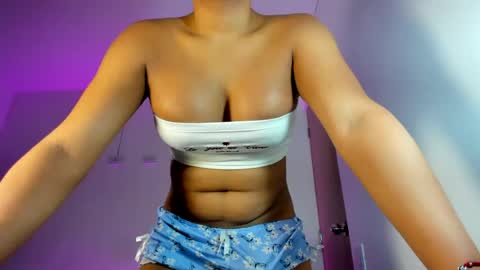 Snapshot of nikkitatsx chatting on August 3, 2026, 11:15 am Debora21Cm online show from August 3, 2026, 11:15 am