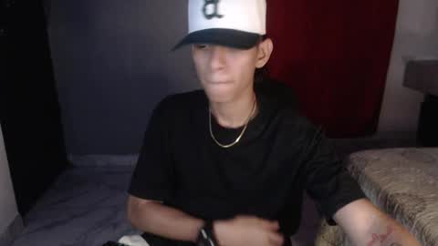 niklaus_wolf online show from September 22, 2025, 5:09 am