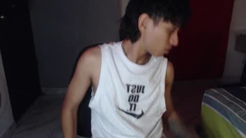 niklaus_wolf online show from October 3, 2025, 11:13 pm