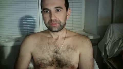 nikolas_vaz online show from January 5, 2025, 8:42 pm