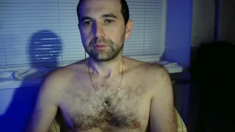 nikolas_vaz online show from January 12, 2025, 9:40 pm