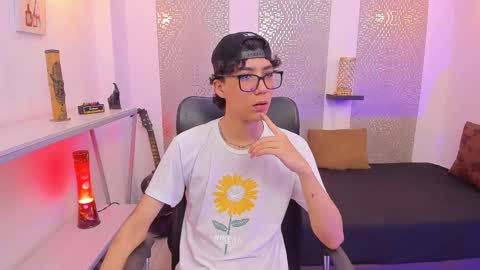    online show from October 15, 2025, 4:45 am