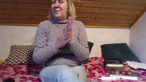 Nikole1 online show from November 10, 2025, 10:58 am