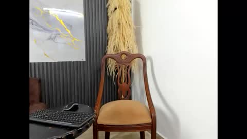 nikoll_evanss online show from October 9, 2025, 7:23 pm