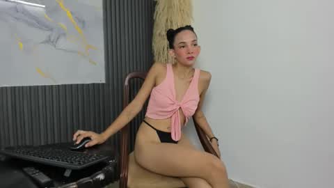 nikoll_evanss online show from October 26, 2025, 8:04 pm