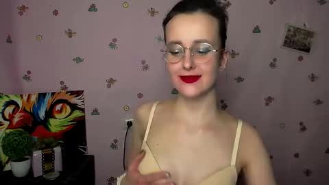 Snapshot of nikolleta_m chatting on December 19, 2025, 11:01 pm Nikolleta online show from December 19, 2025, 11:01 pm