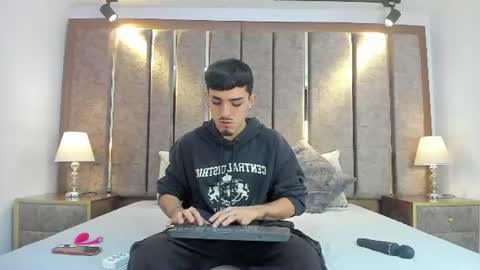 Snapshot of nikostone chatting on July 8, 2026, 4:17 am Niko Stone online show from July 8, 2026, 4:17 am