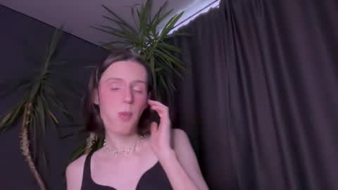 Snapshot of niky_long chatting on June 7, 2026, 11:25 am Niky online show from June 7, 2026, 11:25 am
