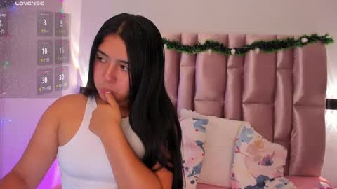 Niky Brooks online show from December 30, 2024, 2:51 pm