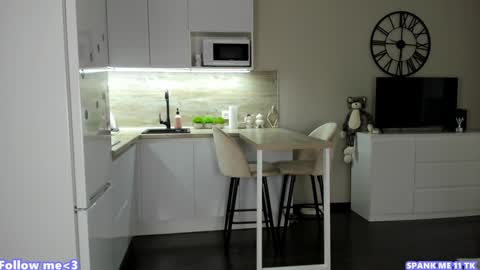 Bella online show from January 15, 2025, 11:32 am