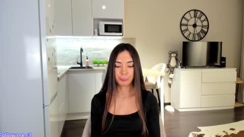 Bella online show from January 26, 2025, 8:34 pm