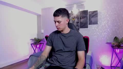 Nils online show from October 12, 2025, 2:32 am