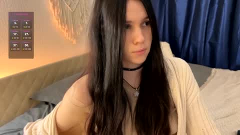 Jennet online show from December 1, 2024, 7:36 pm