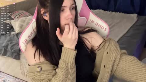 Jennet online show from March 12, 2025, 2:34 pm