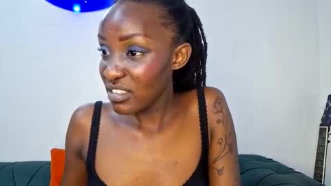 nina_bambi online show from September 30, 2025, 3:28 pm