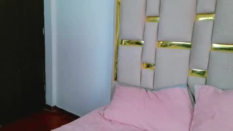 Nina Carther online show from November 26, 2025, 11:55 am