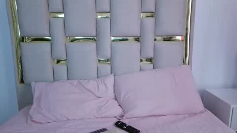 Nina Carther online show from November 27, 2025, 11:56 am