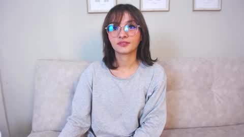 Nina online show from October 22, 2025, 4:13 am