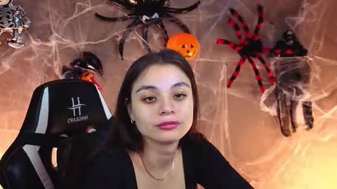 Snapshot of nina_fierce chatting on October 23, 2025, 3:17 am Ketrin online show from October 23, 2025, 3:17 am