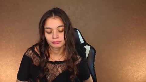 Ketrin online show from November 7, 2025, 4:01 am