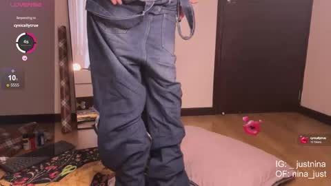 Snapshot of nina_just chatting on December 21, 2024, 6:02 pm Nina. online show from December 21, 2024, 6:02 pm