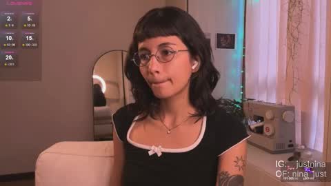 Snapshot of nina_just chatting on January 23, 2025, 8:13 pm Nina. online show from January 23, 2025, 8:13 pm