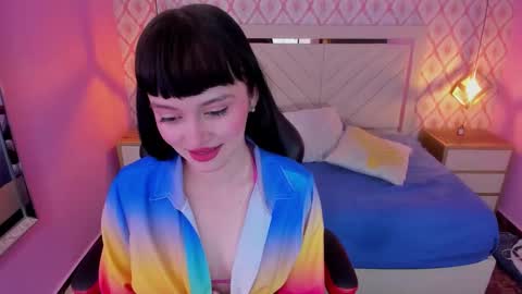 N I N A online show from October 21, 2025, 5:30 am