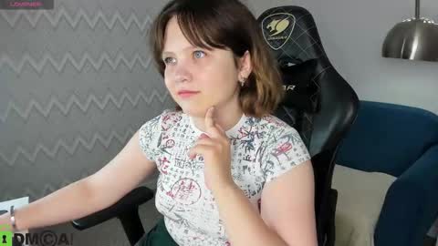 nina lunaa online show from September 13, 2025, 8:14 am