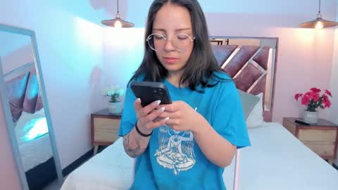 Nina myers online show from November 10, 2025, 10:58 am