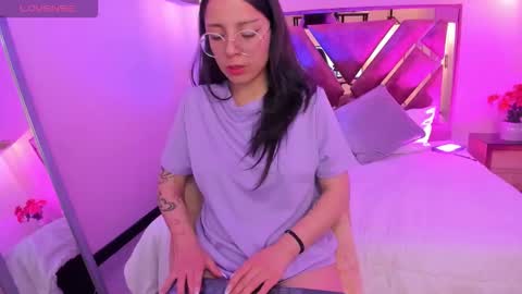 Nina myers online show from November 11, 2025, 10:48 am