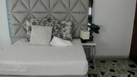  Nina  online show from October 23, 2025, 9:24 pm