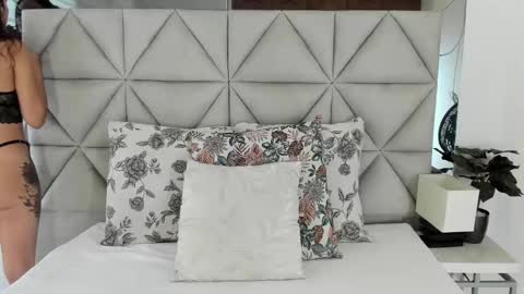  Nina  online show from October 30, 2025, 8:53 pm