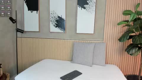 NINA online show from October 5, 2025, 12:25 pm