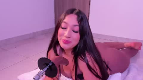 Snapshot of nina_sweetz chatting on July 16, 2026, 6:14 pm Nina online show from July 16, 2026, 6:14 pm