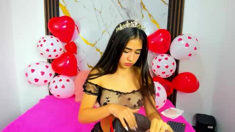 Snapshot of nina_vixen_hh chatting on February 17, 2026, 8:04 pm Nina online show from February 17, 2026, 8:04 pm