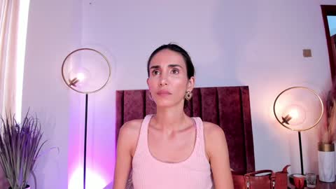 Nina online show from December 5, 2024, 6:11 pm